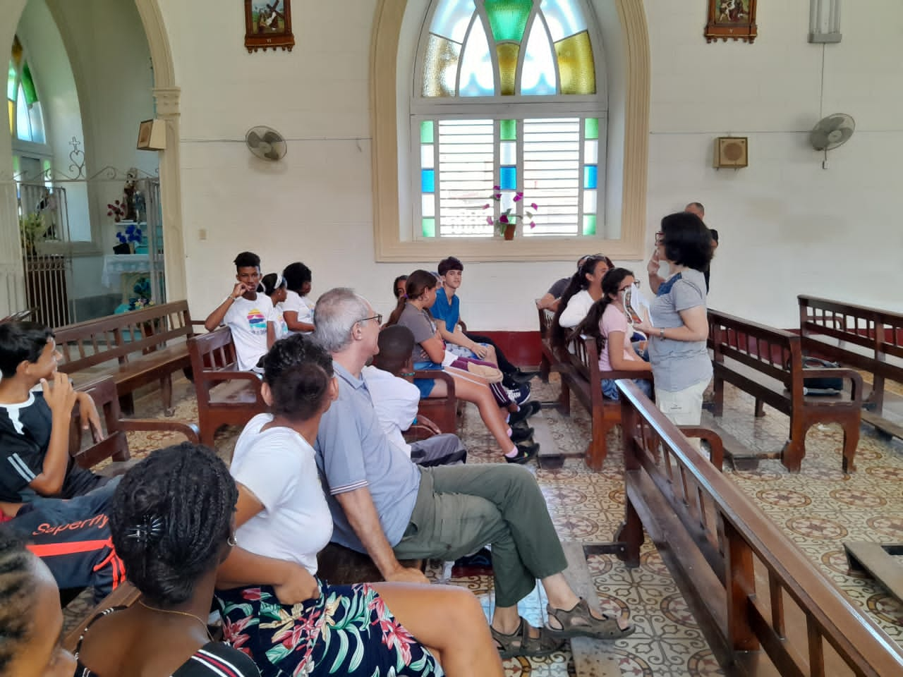 Encuentro de adolescentes en la parroquia de Mariel, Cuba