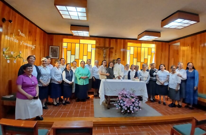 Actos marianos para preparar el encuentro a la mesa con Paula